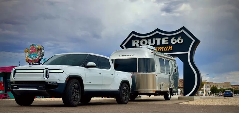 20′ Airstream Caravel hitched to the Rivian R1T