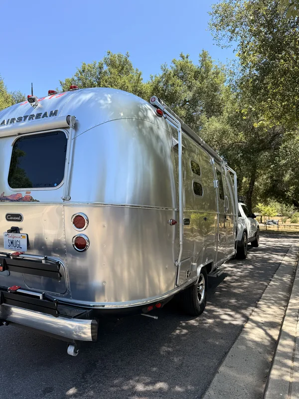 20′ Airstream Caravel hitched to the Rivian R1T at Rosemont, CA, June 2025